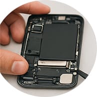 Conserto do botão liga/desliga de um celular